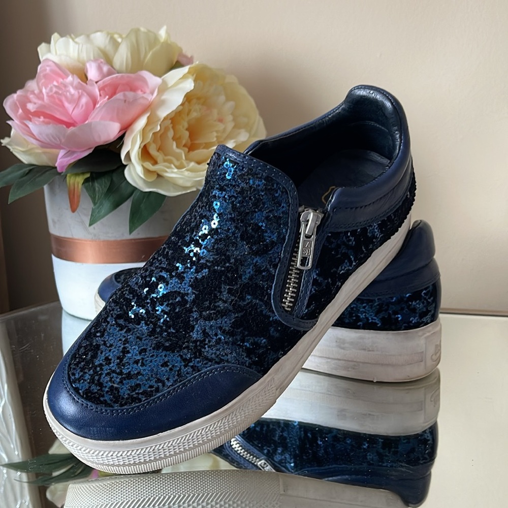 ASH Navy Leather Trainers JORDY